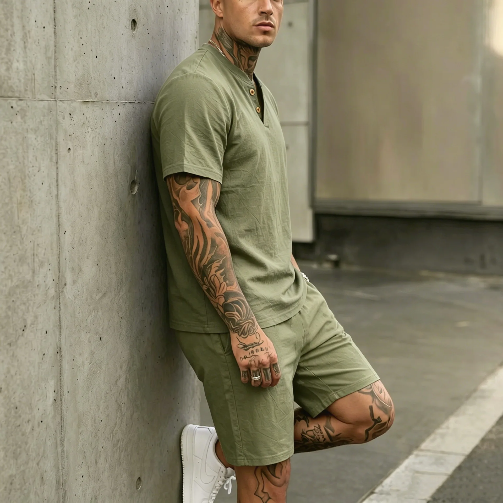 2026 Sommer Europäisch-Amerikanisches Herren-Leinen-Henley-Polo-Zweiteiler-Set: Lockeres Kurzarm-T-Shirt mit passenden Shorts – Atmungsaktives Urlaubsoutfit – Detail 18