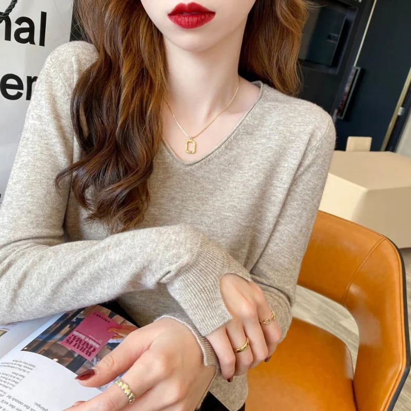 

2023 Autumn Women Sweater Knittd V-neck Pullover Korean Fashion Knitwears Loose Long Sleeve Solid Pullovers Bottoming Shirt A82