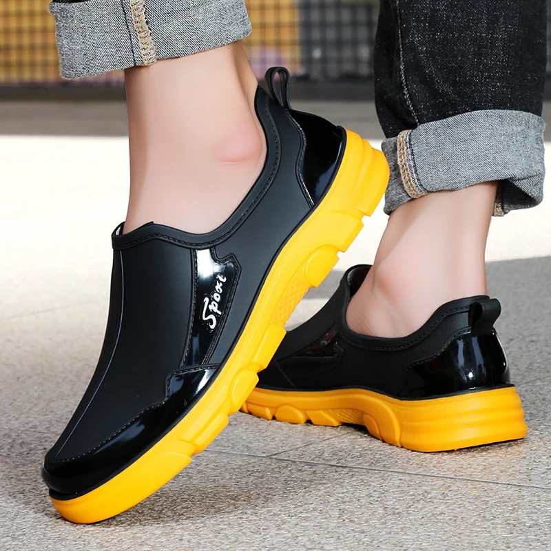 Outdoors Black Waterproof Rain Boots New Short Tube Anti Slip Bull Tendon Bottom Rubber Shoes for Men Wear Resistant Work Boots