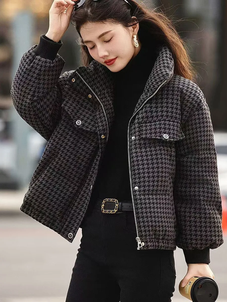 chaqueta-corta-de-algodon-grueso-para-invierno-conjunto-de-dos-piezas-con-cuello-alto-y-diseno-a-cuadros-elegante-versatil