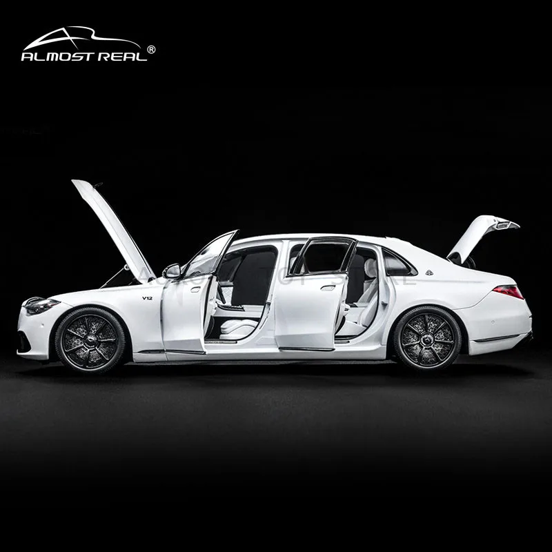 新登場！ほぼ実物そっくりのメルセデス・マイバッハSクラス「ダークナイト」シリーズ 1/18スケール 合金製シミュレーションカーモデル コレクション カスタムギフト