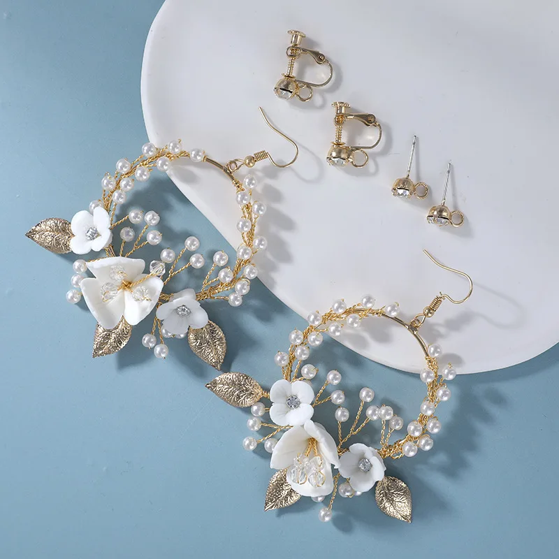 Light Gold Color Luxury Women Large Earrings Alloy Pearl Ceramic Flowers Bridal Ear Clip Wedding Ball Accessories