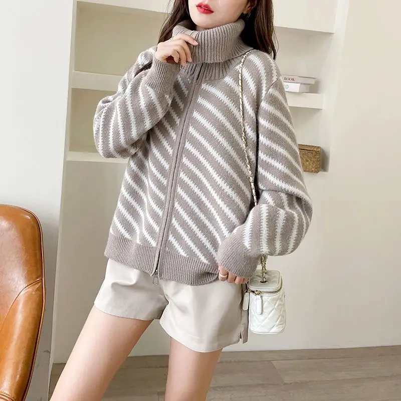 Autumn and Winter New Casual Fashion Lapel Jacket Women's Western-style Loose and Versatile Striped Knitted Cardigan Top