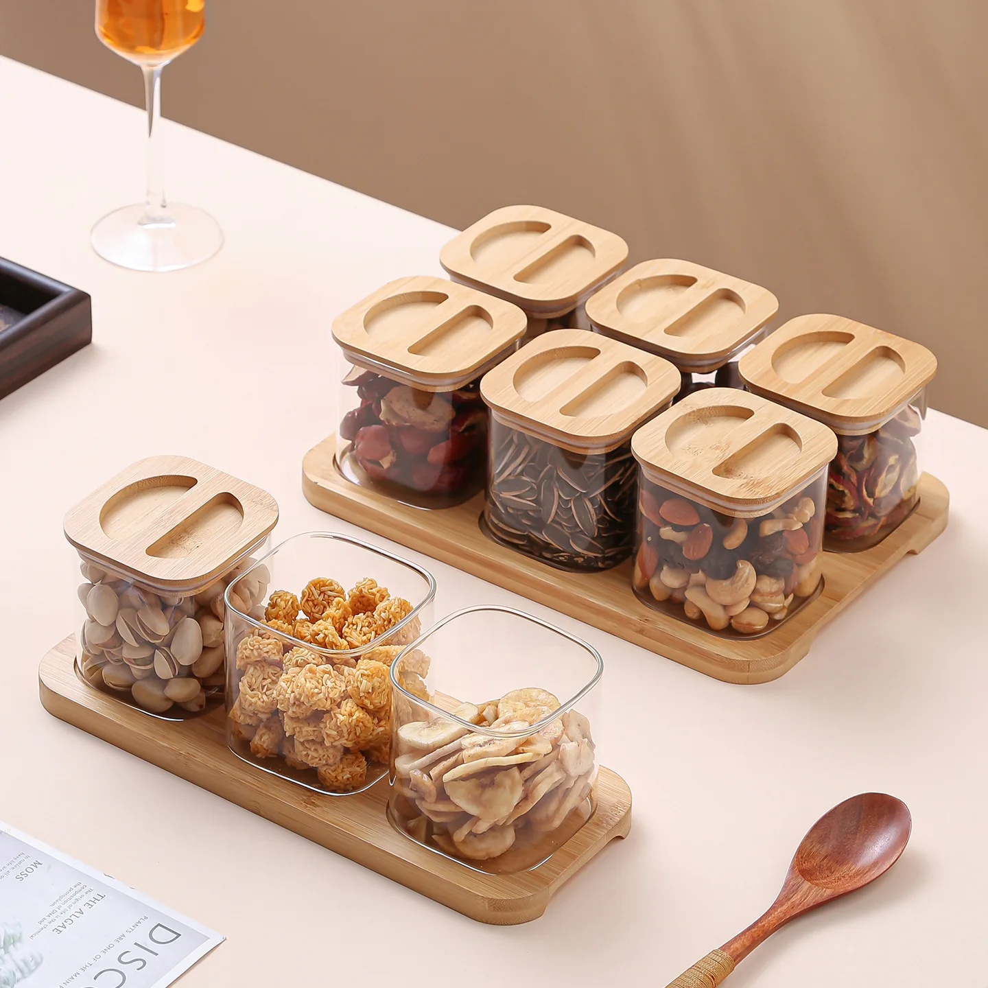 Japanese Style Dry Fruit Jar with Sealed Compartments High Borosilicate Glass Living Room Tea Table Pumpkin Seeds Nut Candy Box