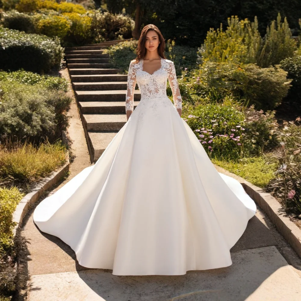Customized Sweetheart Ball Gown Lace Wedding Dresses Beaded Bridal Gowns with Long sleeves Jacket Vestidos De Novia 2026
