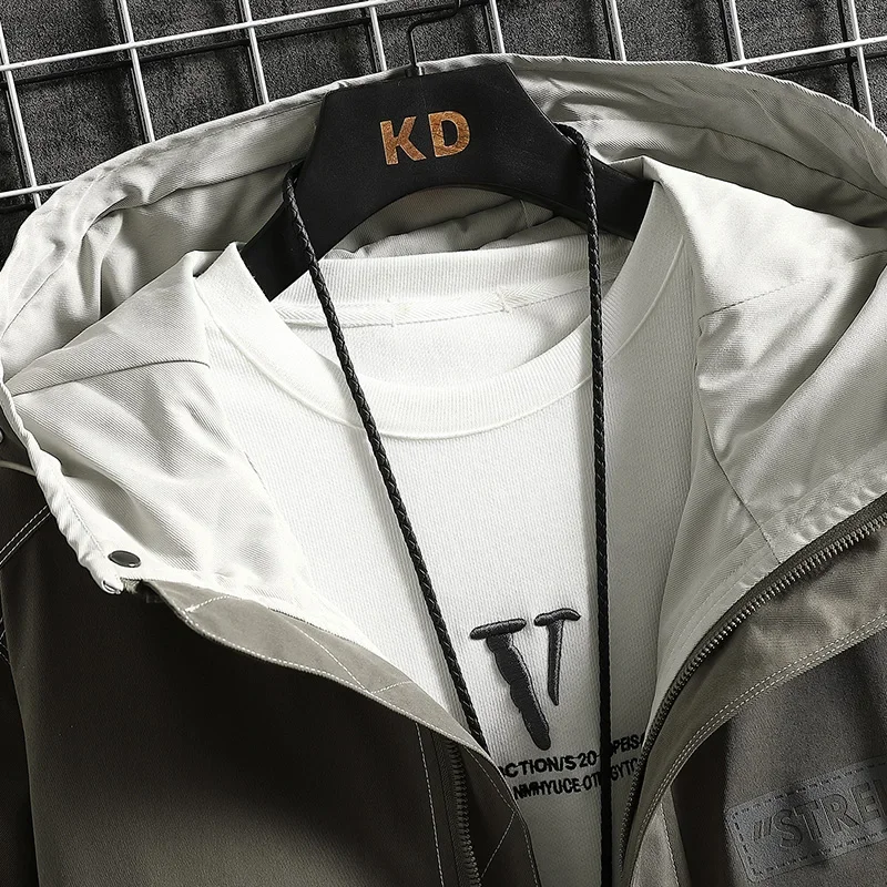 

Outdoor High-quality Teenage Hooded Cool Jacket for Autumn Winter Comfortable Warm Windproof Breathable and Fashionable Jacket