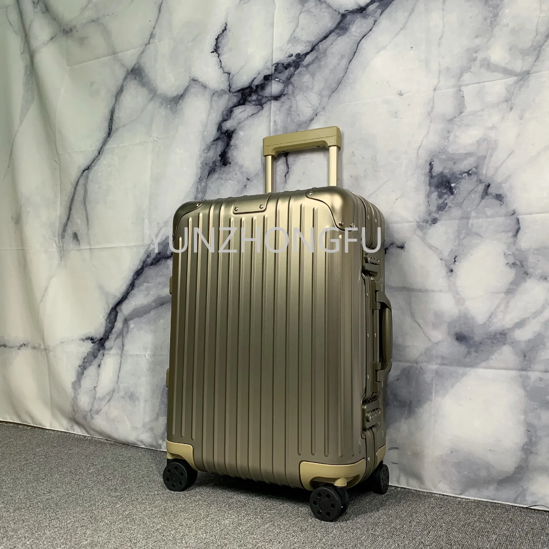 Original Aluminum Magnesium Alloy 925 Classic Trolley Case, Metal Trunk Sports Version, Can Be Checked