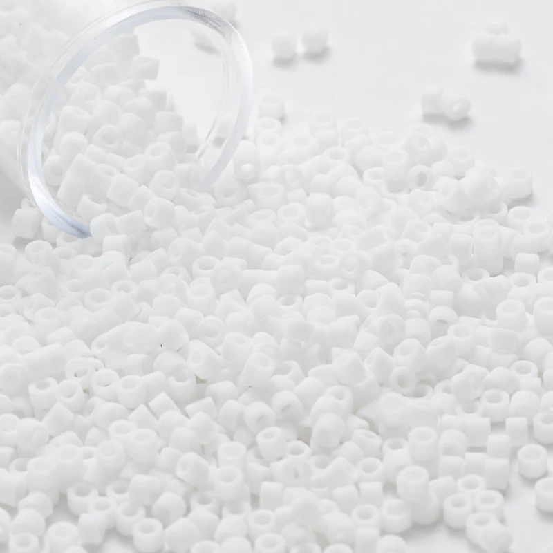 2000 stücke 11/0 1.3*1,6mm Generisches Metallic Farbe Glas Perlen Japanischen Uniform Lose Distanz Seed Perlen für Schmuck, der DIY Nähen