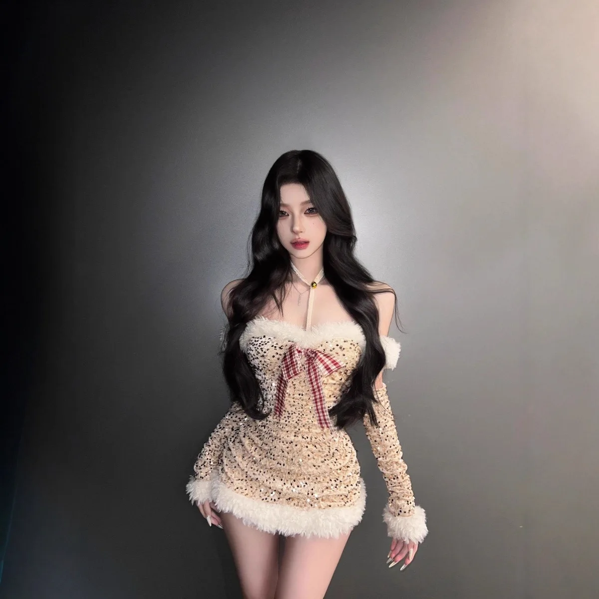 

Рождественская униформа с бантом, плюшевое облегающее платье, мерцающее платье без бретелек с лямкой на шее, сексуальное облегающее платье на бедрах с приталенной талией