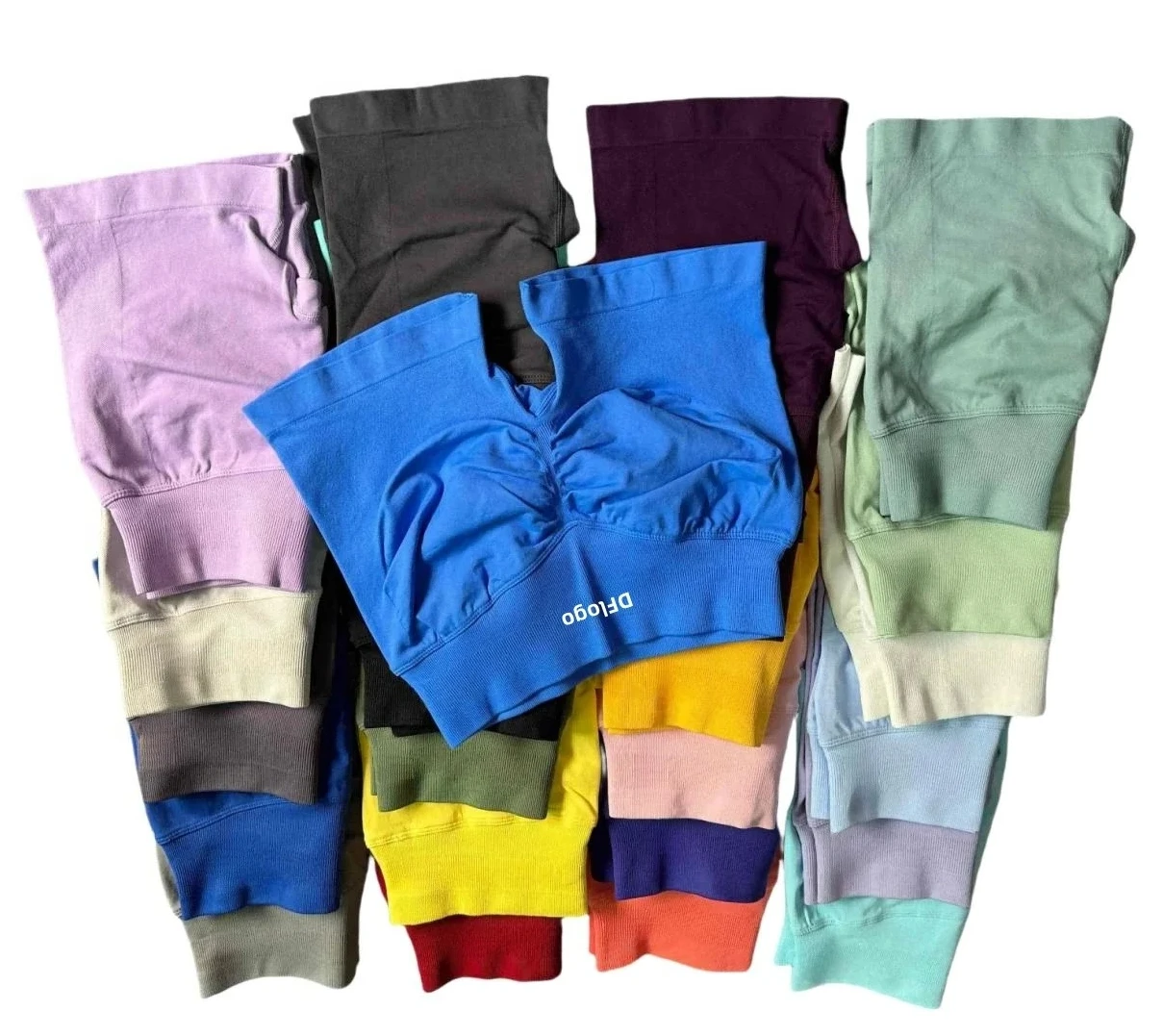 شورت ديناميكي مع شعار منخفض الخصر سلس اليوغا السراويل Scrunch Bum الصالة الرياضية السراويل تجريب السائق قصيرة تمتد اللياقة البدنية الملابس