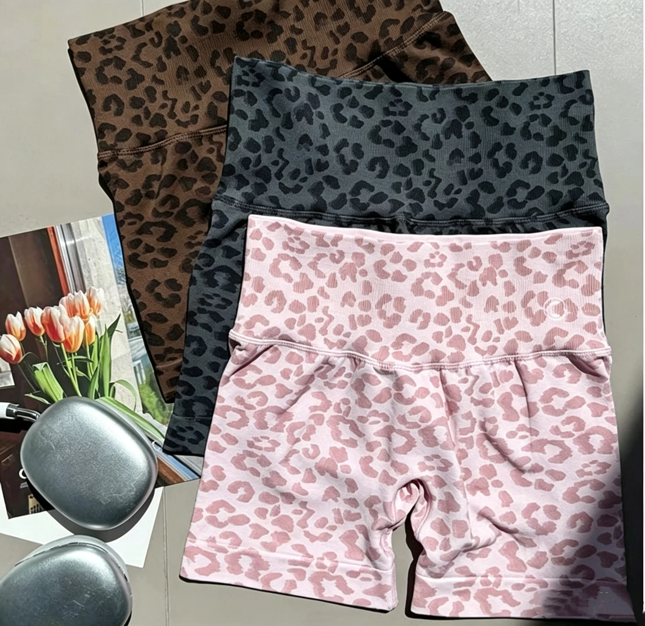 Peach Hip Lifting Sportshorts für Damen, hohe Taille und Taillenstraffung, schlankmachend, zum Laufen, schnelltrocknend, dreipunktige, enge Hose – Detail 4