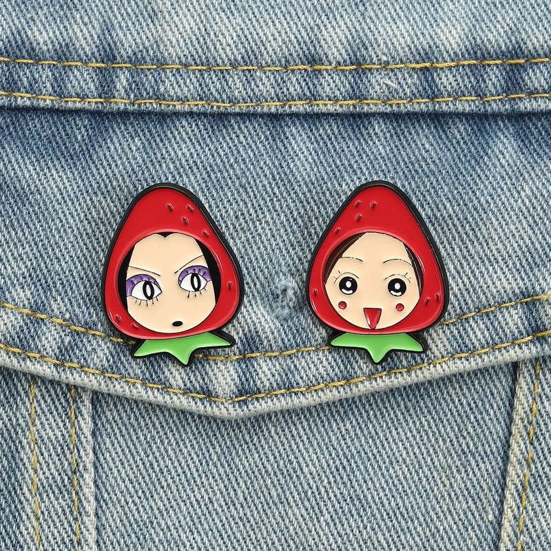 Japanische Anime-Mädchen-Emaille-Pins, niedliche Broschen mit Erdbeerhut, Anstecknadeln, süßer Cartoon-Schmuck, Geschenk für Freunde
