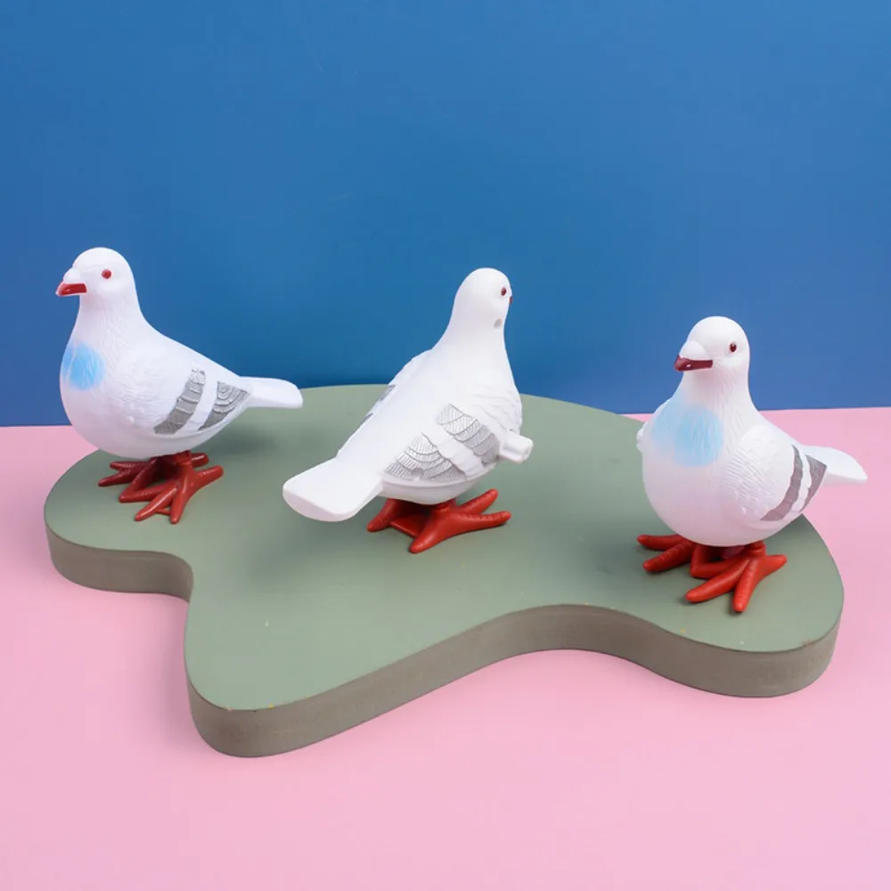 1PC Plastic Clockwork Jumping Pigeon Toys Cute Wind Up Simulation Bird Animals Jumped Walking for Kid Boy Girl Gift Home Decor