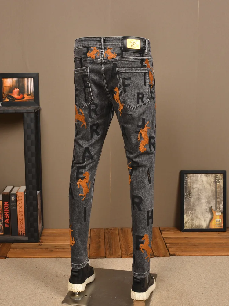 New High-End Embroidery Jeans Male Letter Printed Design Retro Casual High Street Black Gray Stretch Skinny Tappered Pants