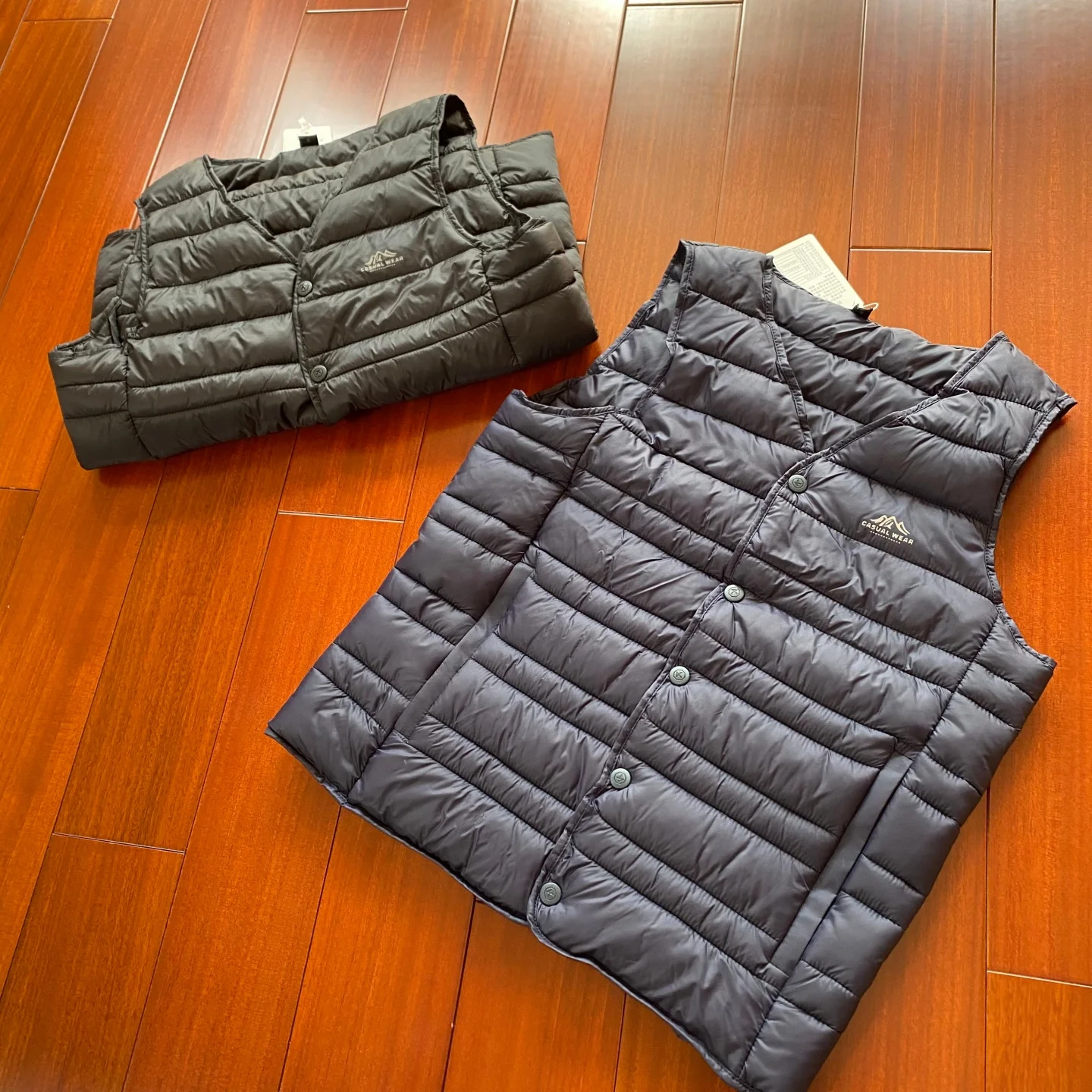 

Puffy Warm Cotton Vest Men's V-Ne Lightweight Windproof Inner Wear Youth Faion Winter Stand Fit Single Button Closure