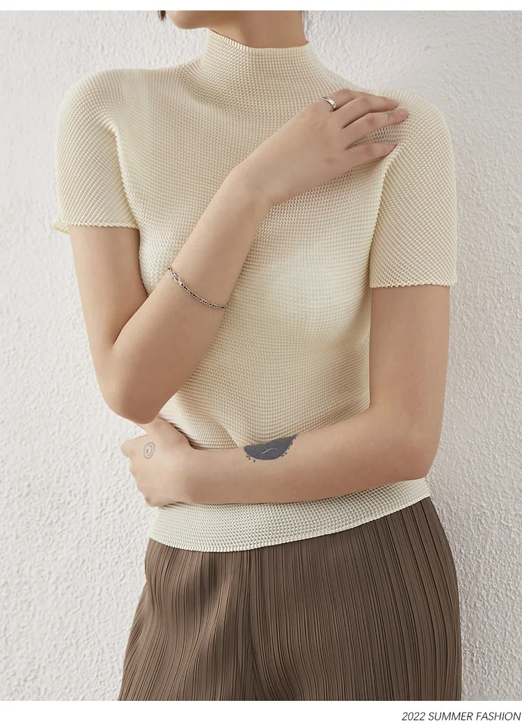 Miyake Main Line Short-Sleeve Women's T-Shirt, Lightweight, Breathable, Slightly Sheer, Slim Fit, Textured Top, Summer