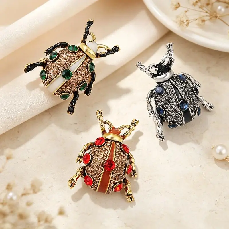 Vintage Insect Ladybug Brooch Shiny Rhinestone Crystal Beetle Pin Elegant Lightweight Jewelry for Women Office Wear Clothes Dec