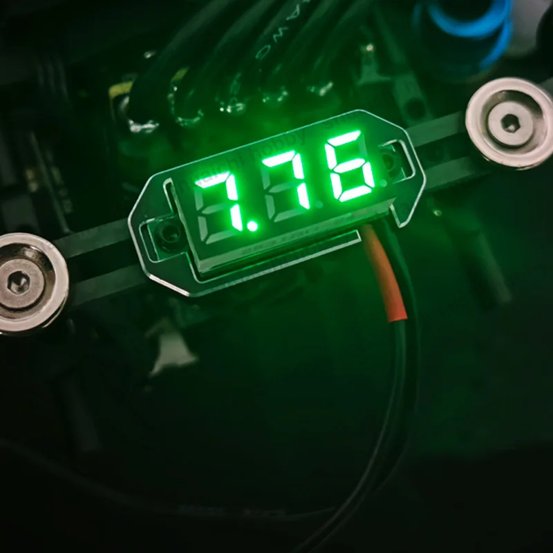 1PCS 2.5-40V RC Voltmetro Tester di tensione digitale a colori Blu/Verde/Rosso/Giallo Carattere calibrato per Yokomo Overdose YD2 BD12 Xray