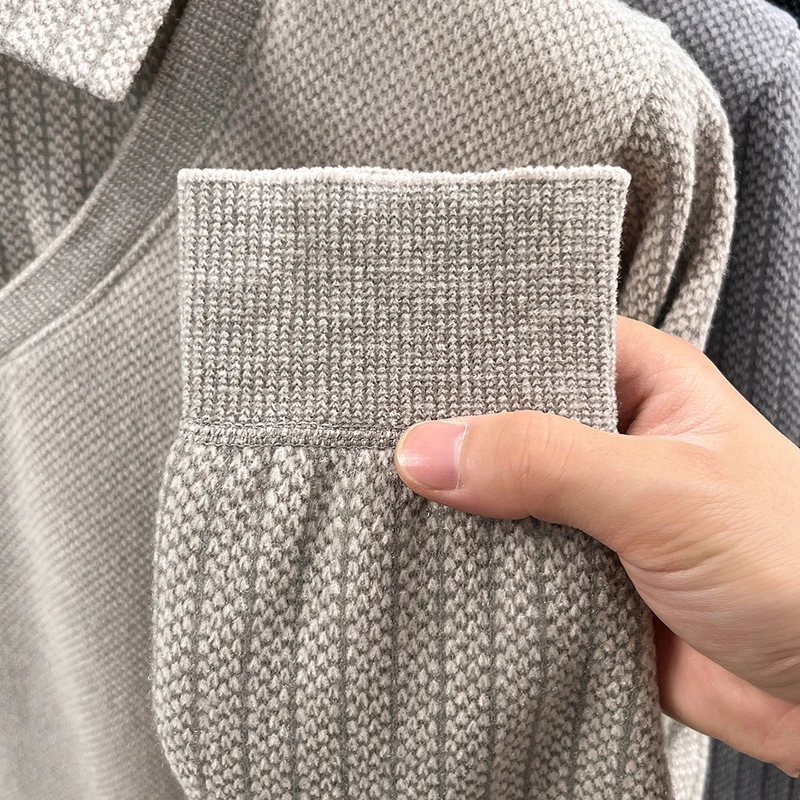 Herren-Polohemd der Luxusmarke, zweiteilig im Design, mit Stickereien, Herbstkollektion, weich und warm, mit Kragen, langärmelig, T-Shirt, Business-Herrenbekleidung. – Detail 13