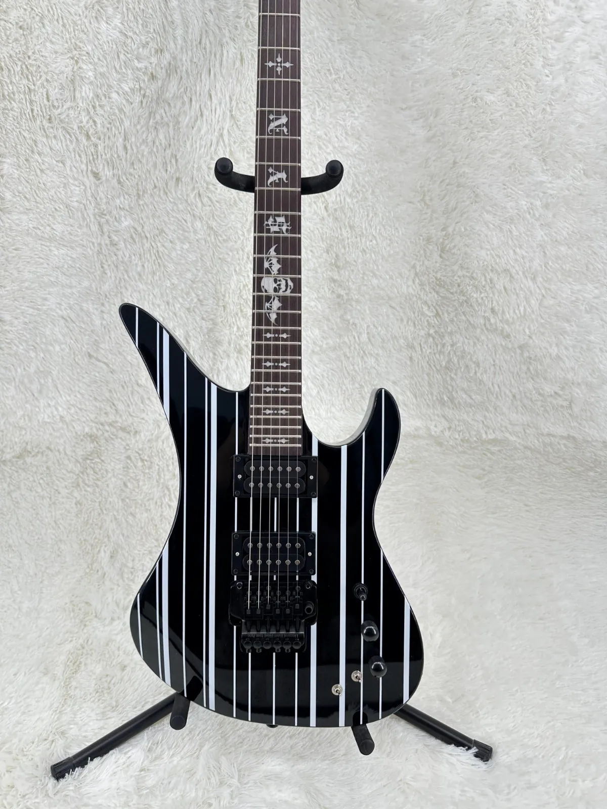 

2026 NEW Synyster Gates Custom-S Черно-белая вертикальная гитара FR Bridge