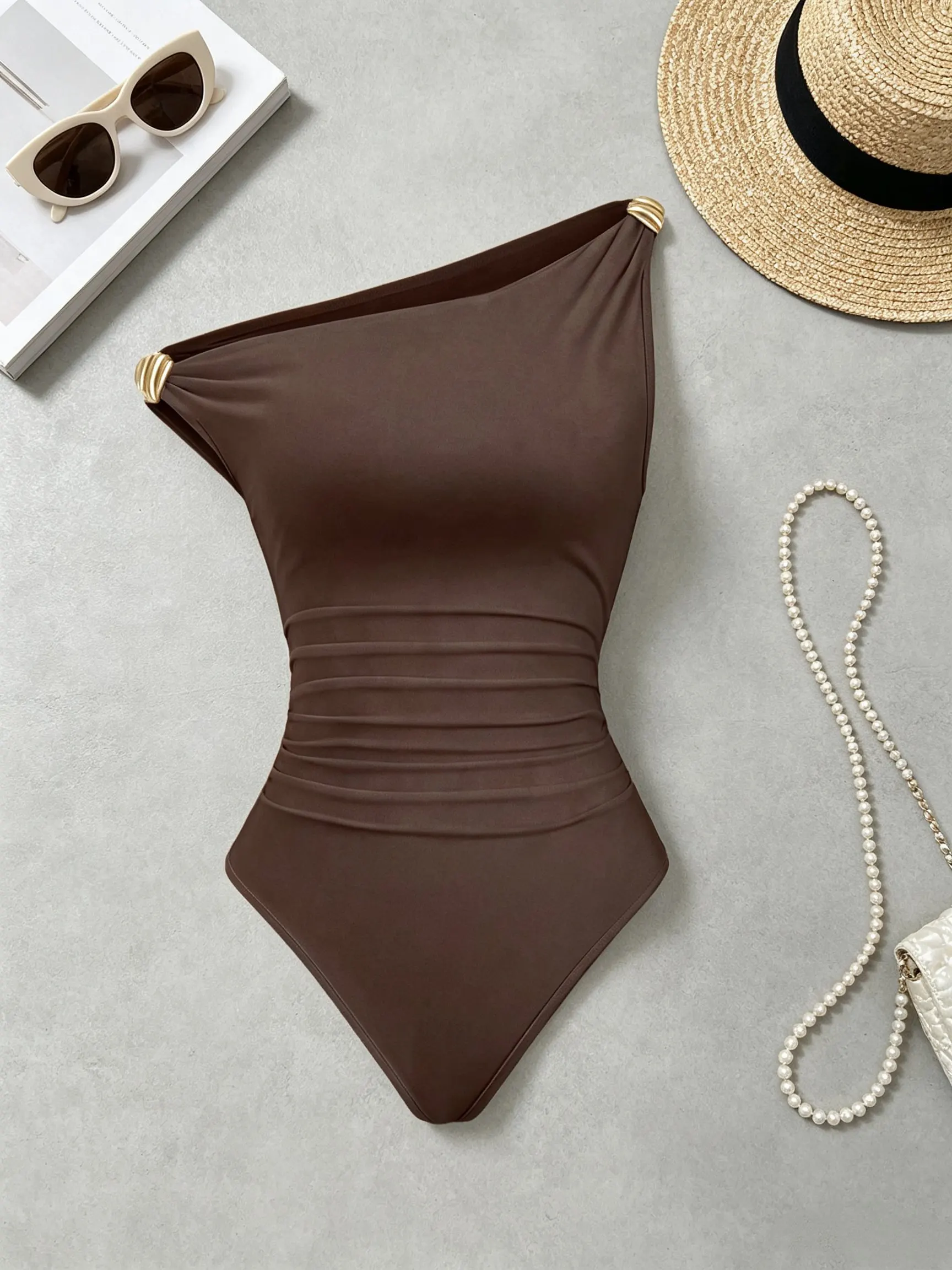 Damen One-Shoulder Bodysuit mit Metallbeschlägen, geraffter Taille, schmaler Passform, figurbetonter Jumpsuit, lässige Club- und Alltagskleidung, Streetwear-Oberteil – Detail 1