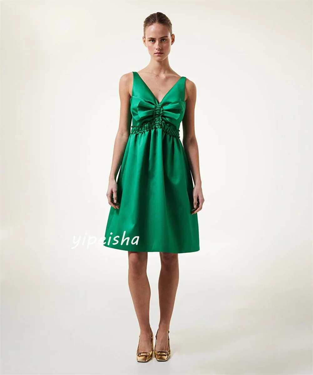 Maßgeschneiderte, drapierte formelle Abendkleider aus Satin mit Schleife, A-Linie, V-Ausschnitt, maßgeschneidertes Anlasskleid, knielange Kleider