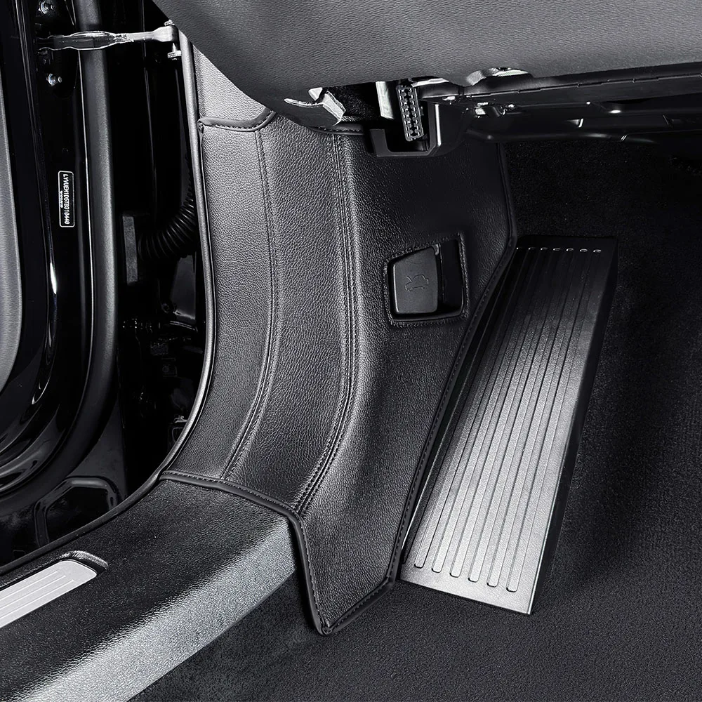 

Driver And Passenger Side Border Kick Pads For BYD Leopard 7/Titanium 7/Super 7 Car Modification Accessories Leather Stickers