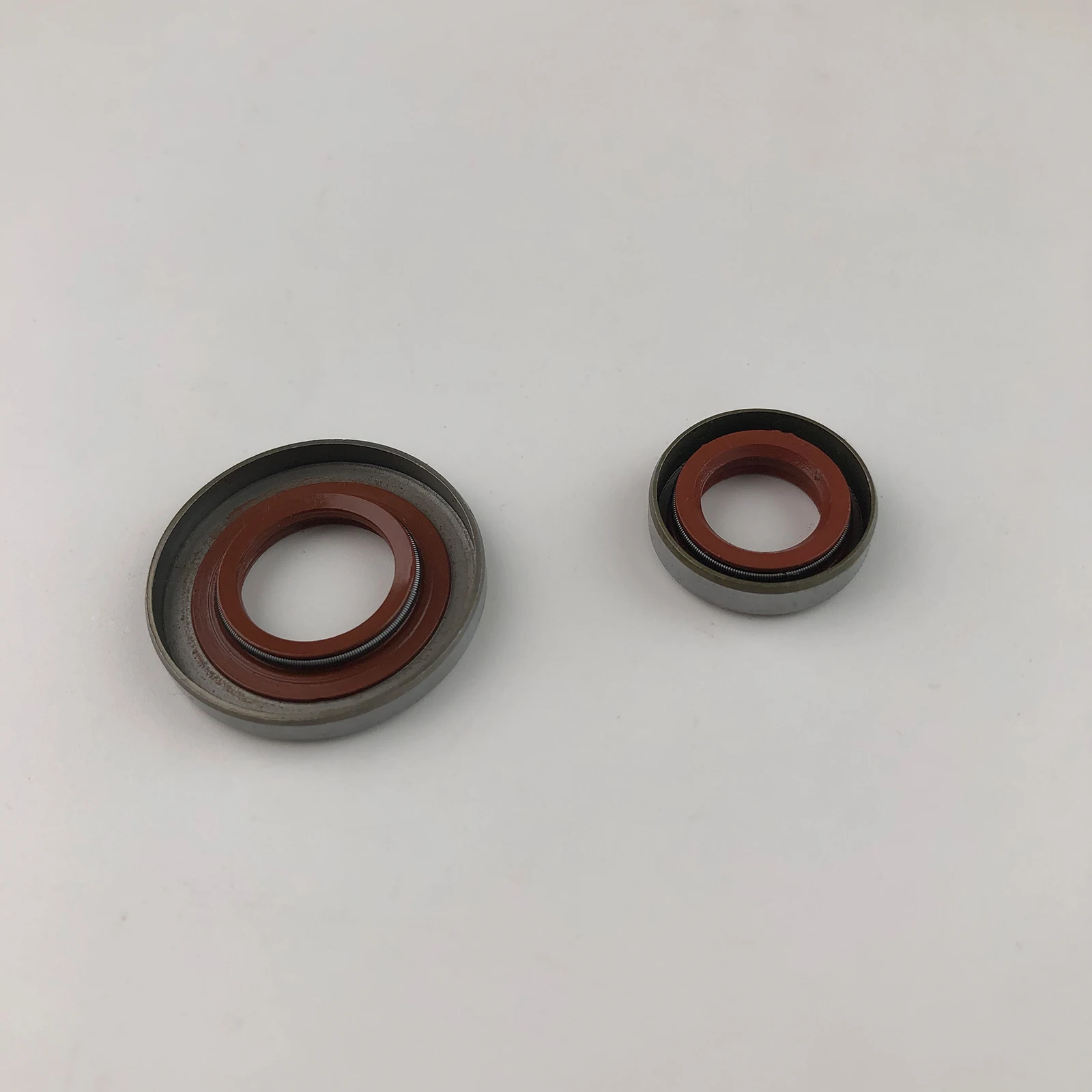 2Pcs Crankshaft Oil Seal Set Fit For STIHL 024 026 MS260 034 036 MS360 Chainsaw 9640 003 1600, 9640 003 1190 Garden Power Tool