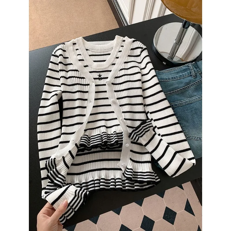 

Полосатый жилет в корейском стиле, вязаный кардиган, женский осенний новый многослойный тонкий кружевной короткий топ, комплект из двух предметов