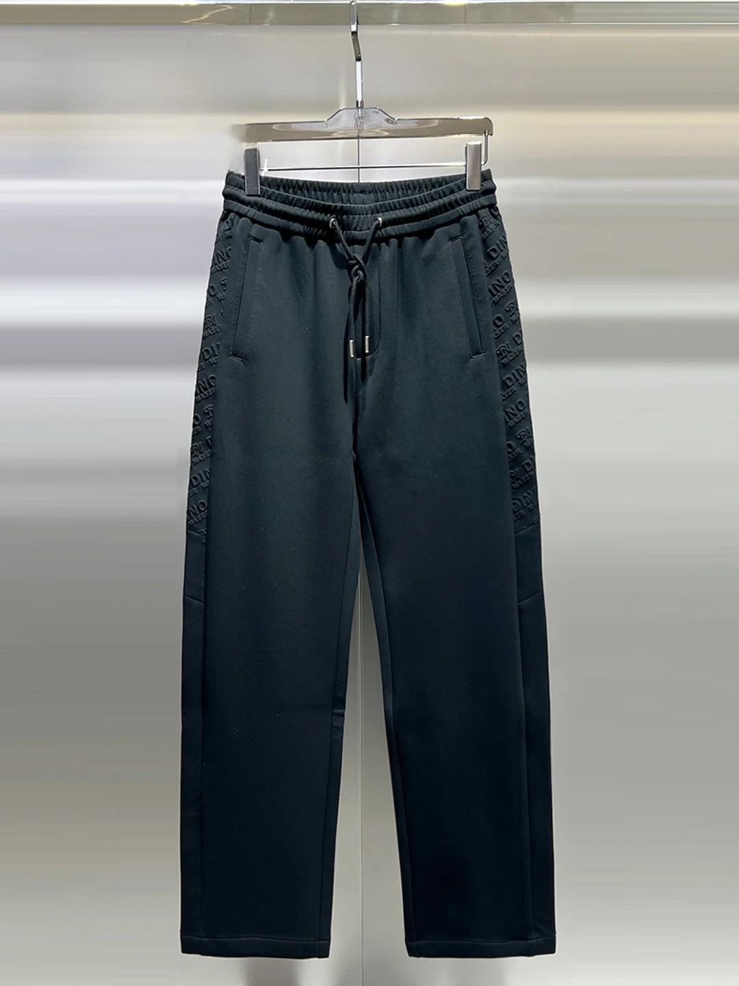 

Trendy Straight Leg Casual Pants Men's Comfortable Loose Fit Wide Leg Pants Winter Fashion Brand Printed Lettering Casual Tro...