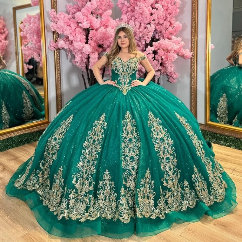 

Emerald Green Shiny Ball Gown Quinceanera Dresses Off the Shoulder Gold Applique Lace Beads Tull Party Birthday Sweet 16 Dress