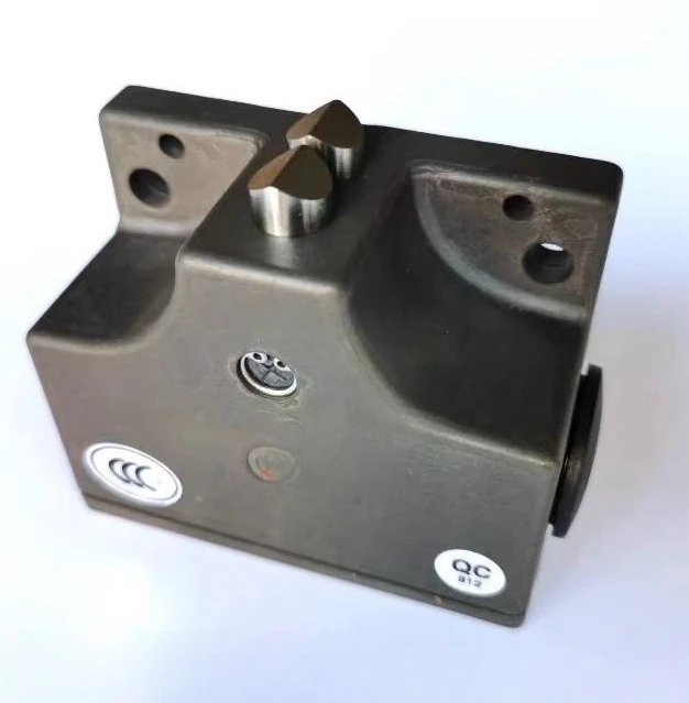 

EUCHNER SN02D12-502-M cone foot travel switch