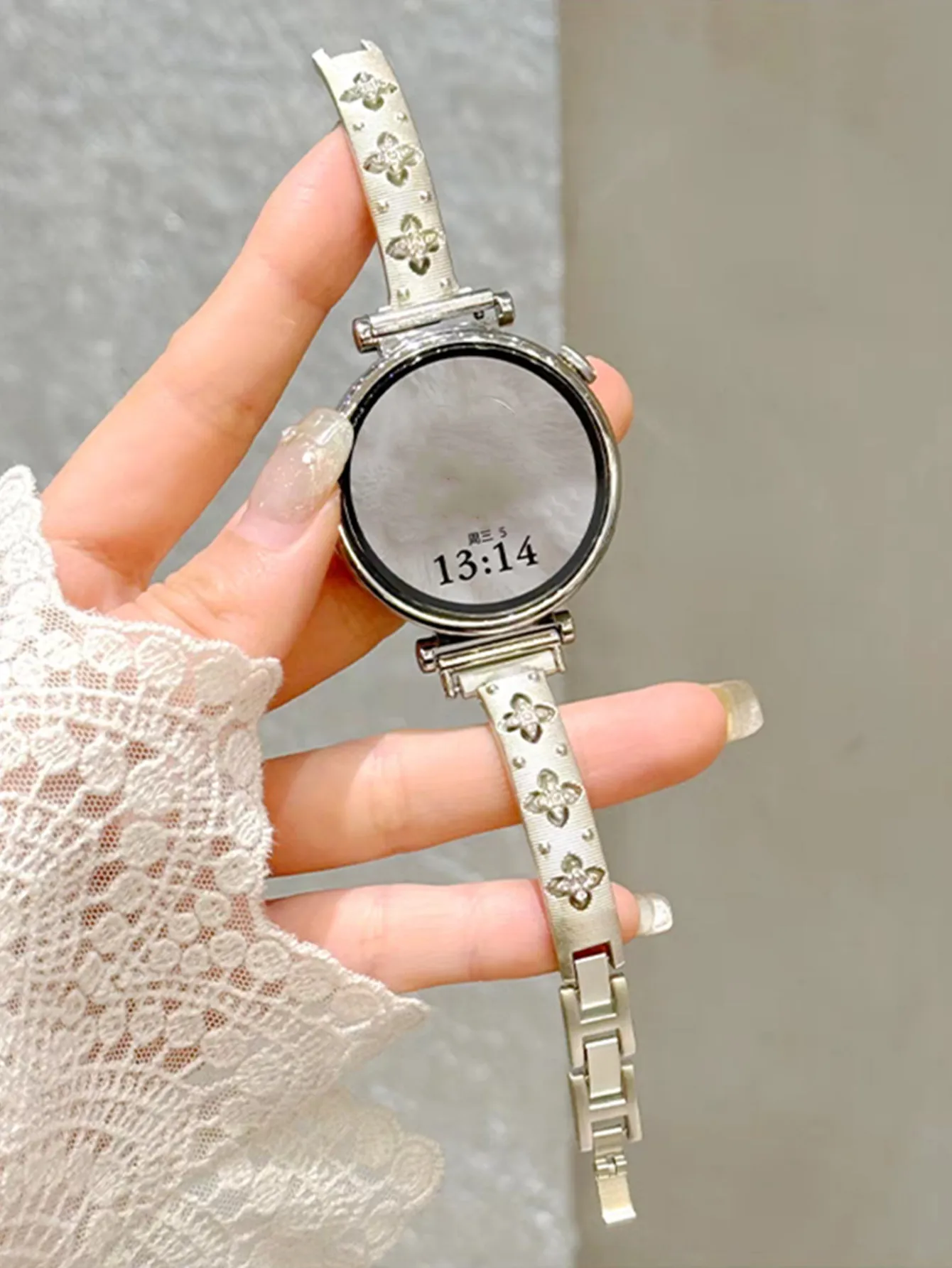 18 20 22 มม.สี่ Leave ดอกไม้สร้อยข้อมือสําหรับ Samsung Galaxy นาฬิกา 7 6 5 4 3 Active 40/44 มม.โลหะสําหรับ Huawei GT