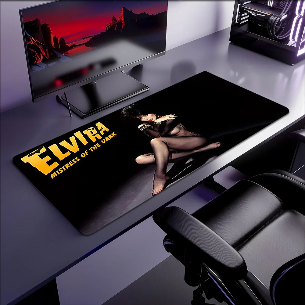 مكاتب سطح المكتب المطاطية لفيلم عشيقة XXL من Elvira لوحة ماوس كبيرة سميكة للألعاب غير قابلة للانزلاق