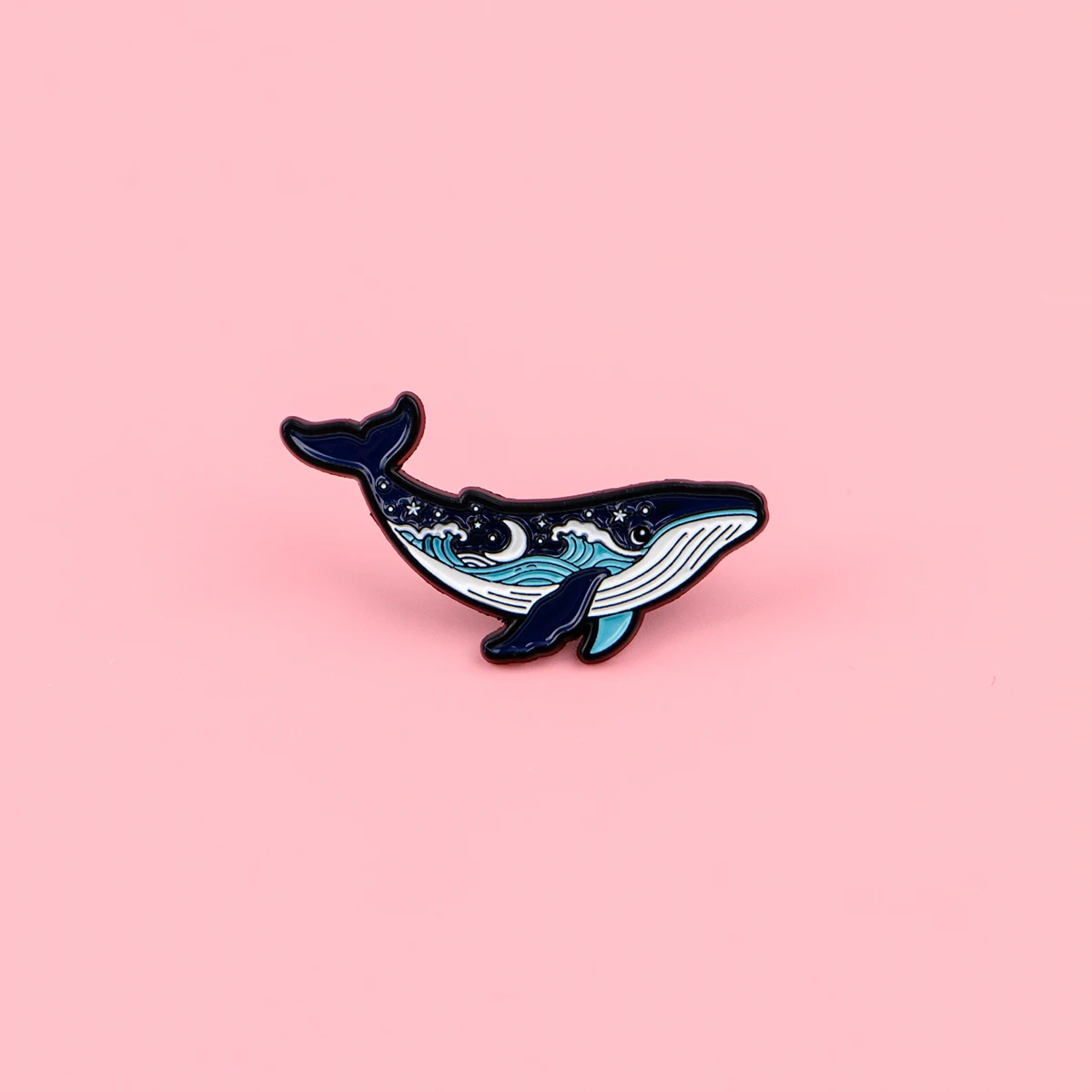 Sternenhimmel-Wal-Emaille-Pin, niedliche blaue Wal-Brosche, Wellen-Mond-Design, Anstecknadel für Rucksäcke, Schmuck, Kleidung, Dekoration – Detail 4