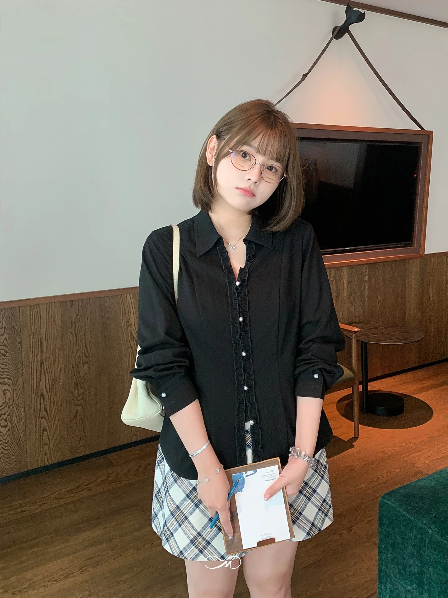 

Повседневная женская блузка большого размера с воротником-рюшем и деревянной отделкой, свободного кроя, осенняя, для полных женщин от Maxisi