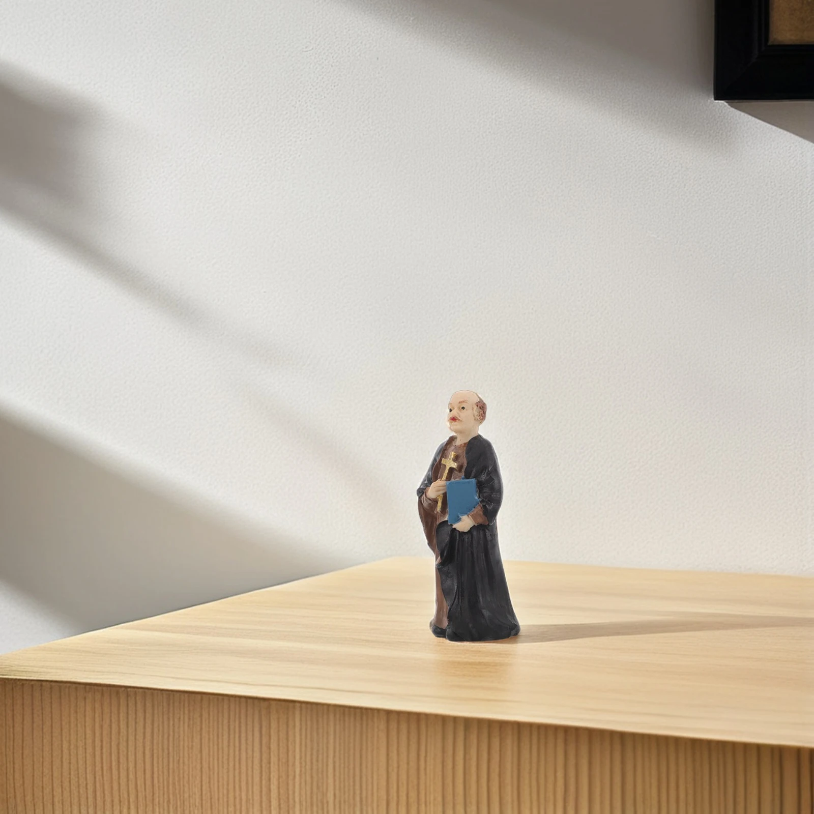 

Microscopic Resin Statue Religious Missionary Figurine Catholic Sculpture Desktop Sand Table Decoration Garden Statues