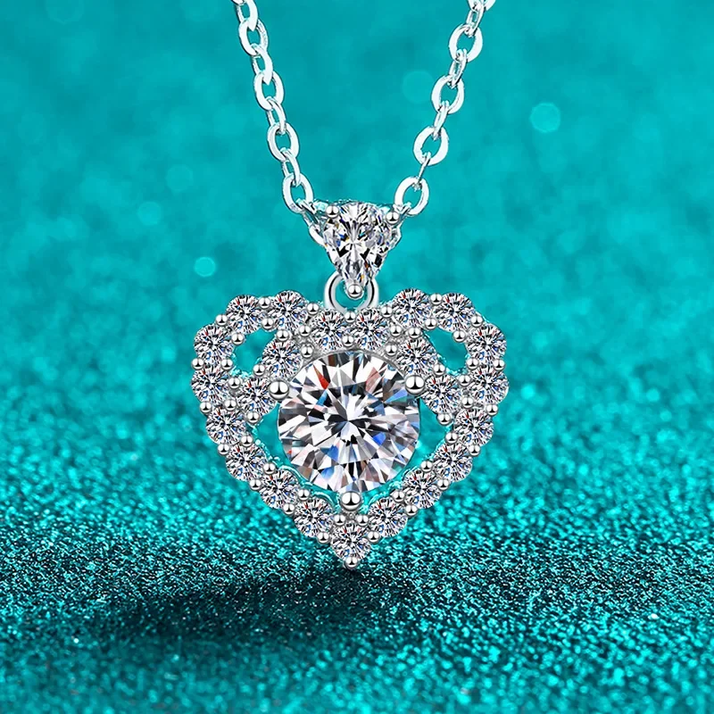 

D Color 1CT Diamond 18k White Gold Moissanite Necklace Heart 925 Sterling Silver Pendant Woman Clavicle Chain Wedding Jewelry