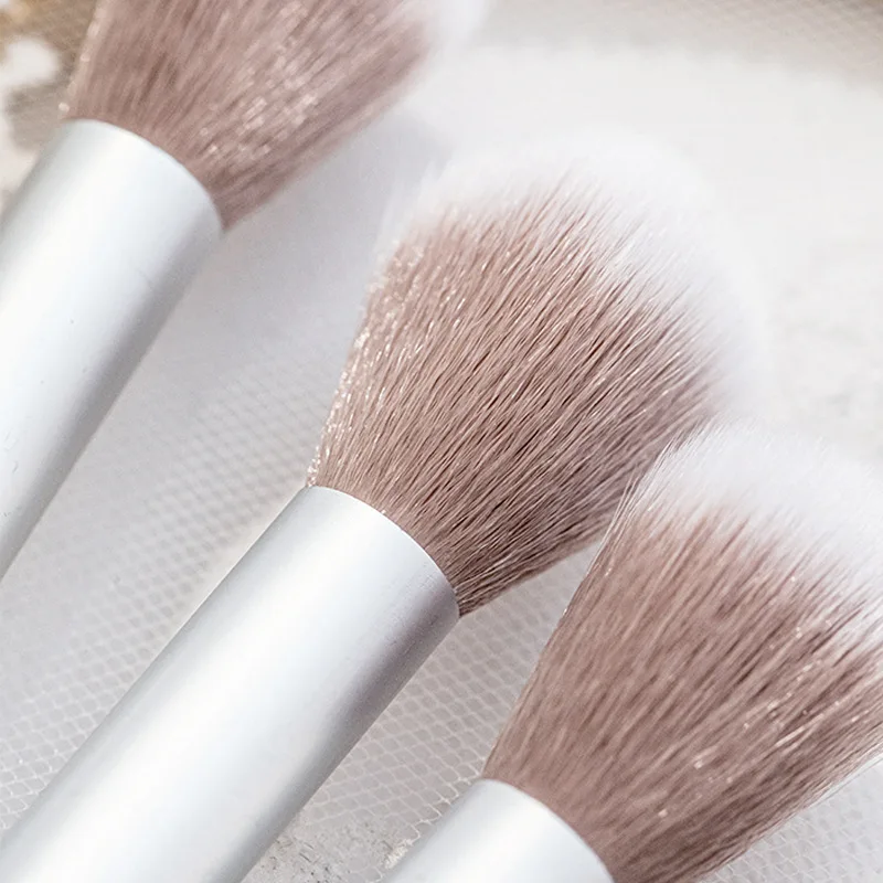 Mini pinceau de maquillage unique, outil de brosse à poudre de miel