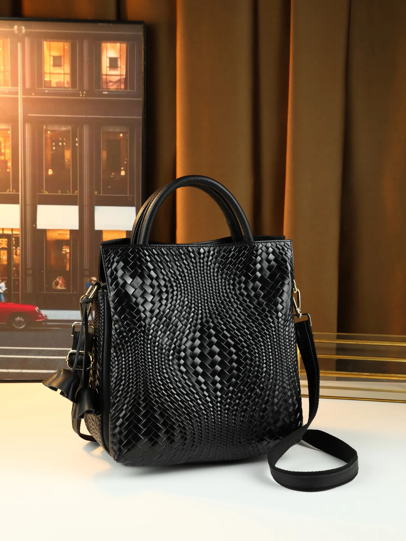 Europe and the United States cross-border new fashion woven pattern women's leather handbag leisure travel large-capacity bag