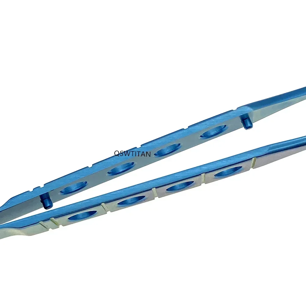 คีมจับตาแบบมีฟันทำจากไทเทเนียม: คีมจับขนาดเล็กสำหรับเปลือกตาโดยเฉพาะ 1 ชิ้น