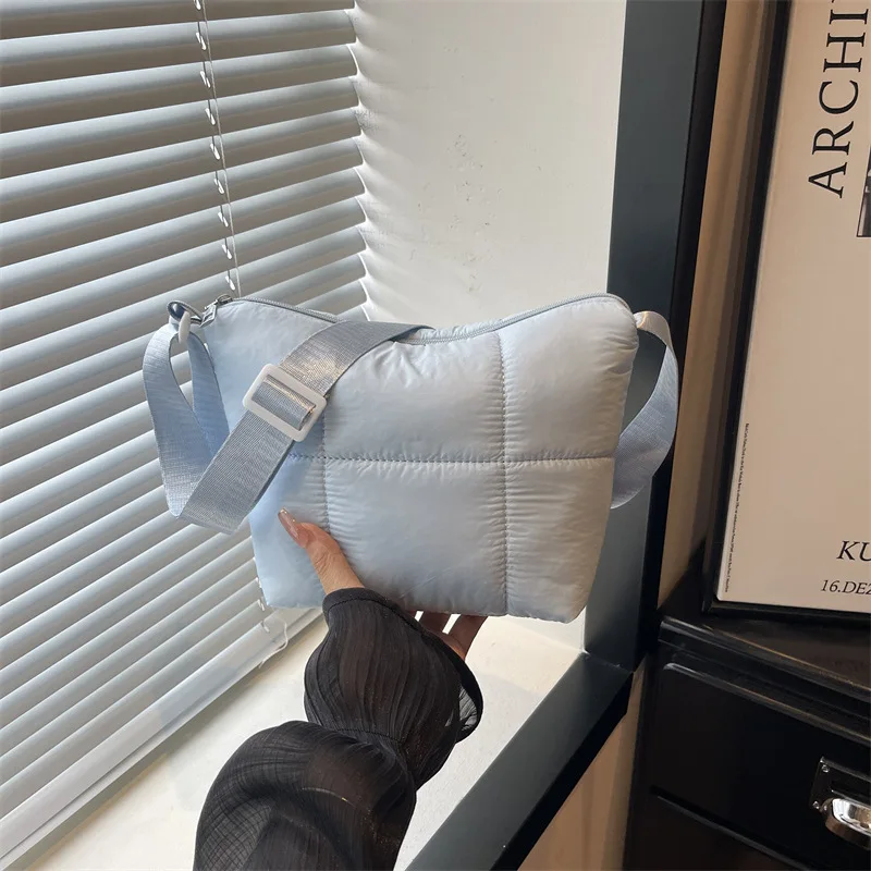 Handbag Literary Women's Bag New Autumn and Winter Simple Shoulder Bag Light Casual Fashion Embroidery Thread