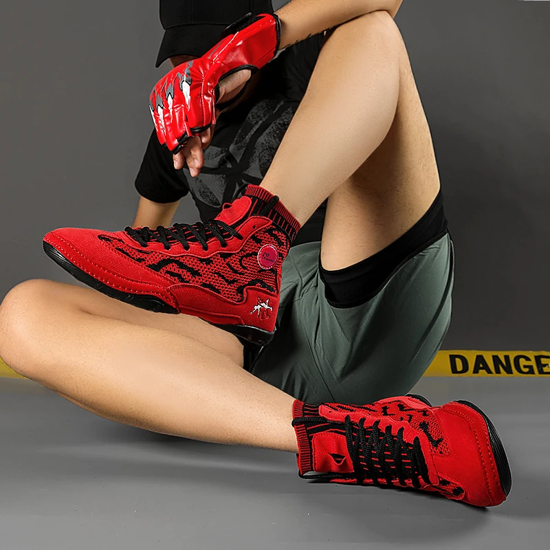 Zapatos de lucha y boxeo profesionales para hombre, entrenamiento transpirable de malla interior, zapatos de lucha ligeros, tallas 40-46