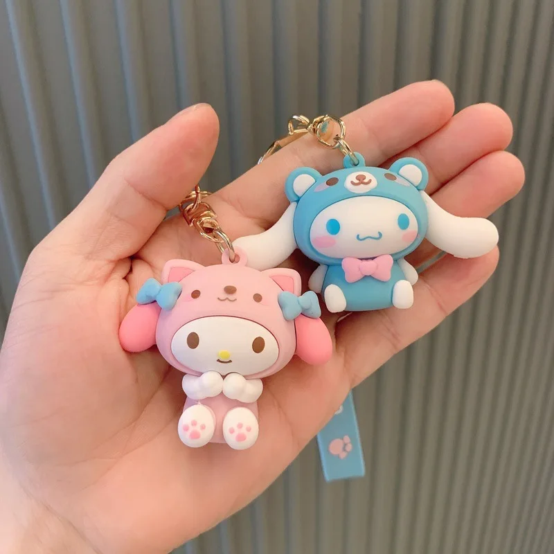 Hello Kitty My Melody Kuromi Cinnamoroll Kawaii พวงกุญแจแฟชั่นจี้ tas anak perempuan เด็กผู้ชายน่ารักตุ๊กตาของเล่นเด็ก kado ulang tahun