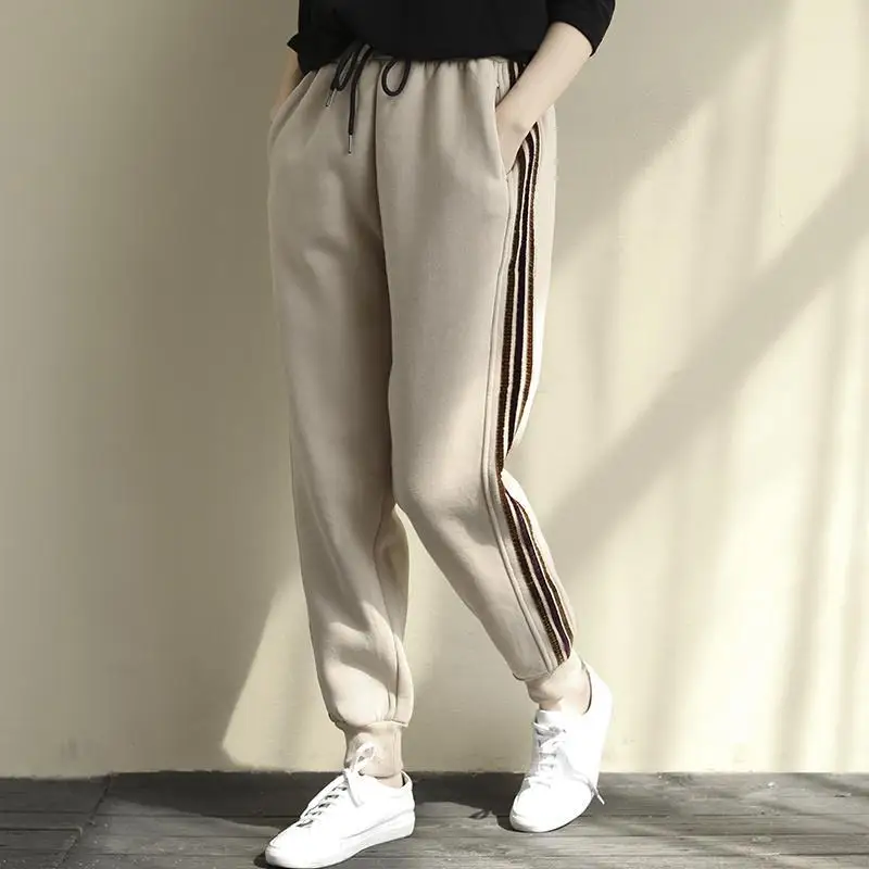 

Женские повседневные брюки-харлан больших размеров на подкладке, осень-зима, новые утягивающие универсальные длинные повседневные брюки в полоску для похудения...