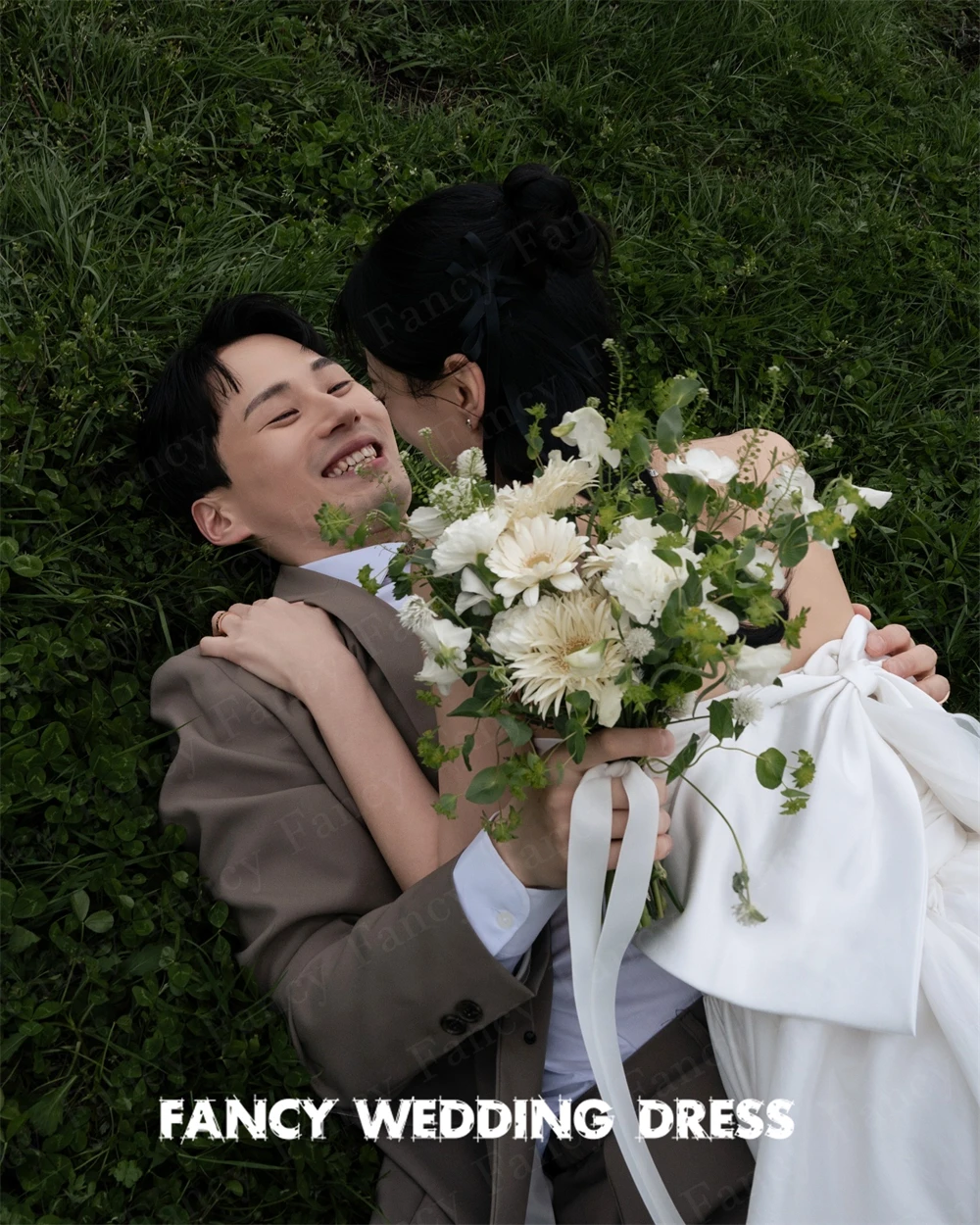 Fancy Korea Abito da sposa senza spalline Servizio fotografico Una linea Abito da sposa in morbido taffettà senza maniche Lunghezza pavimento nnegolare personalizzato