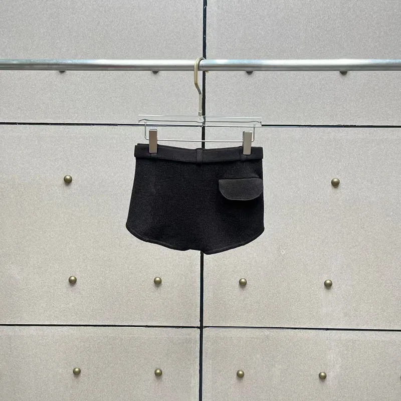 Damen-Strick-Shorts mit Gürtel, modische sexy Slim-Fit-Strickjacke mit Stehkragen, hochwertiges Set, Herbst, Neuankömmling, 2025, Y2K