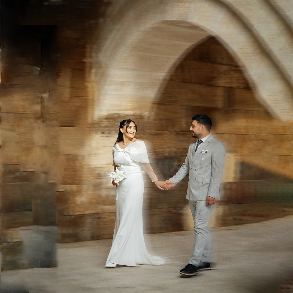 

Elegant Weddings Dresses with Cape Long Sleeve Mermaid Beach Bride Dress Appliques Sweep Train Satin Bridal Gown Customized