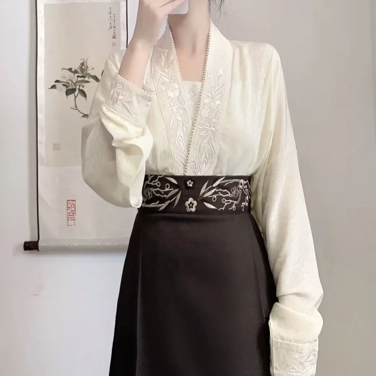 

Ming Dynasty Hanfu Square-Neck Shirt Vintage Embroidery Chinese Top Women Eleganti Loose Female Shirt Fashion Aircraft Sleeve