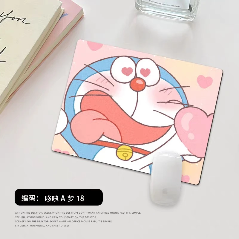 Neues Büro Anime Niedliches Doraemon Leder-Mauspad Kleines Computer-Tastatur-Handgelenkpad Cartoon Präzisionskanten-Verarbeitung Mädchen-Mauspad